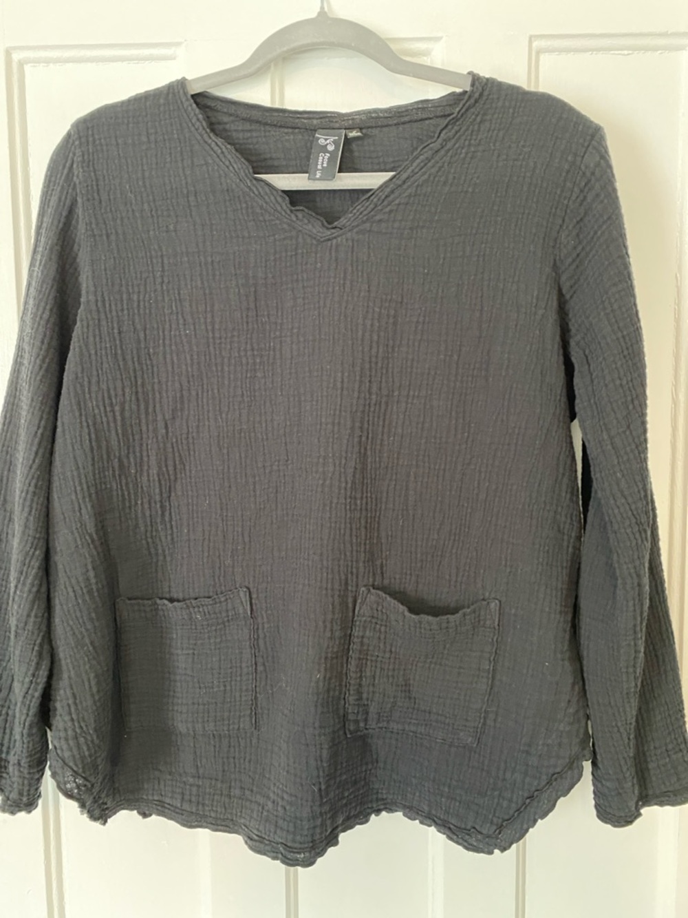Black Gauze Long Sleeve Pocket Pullover Top